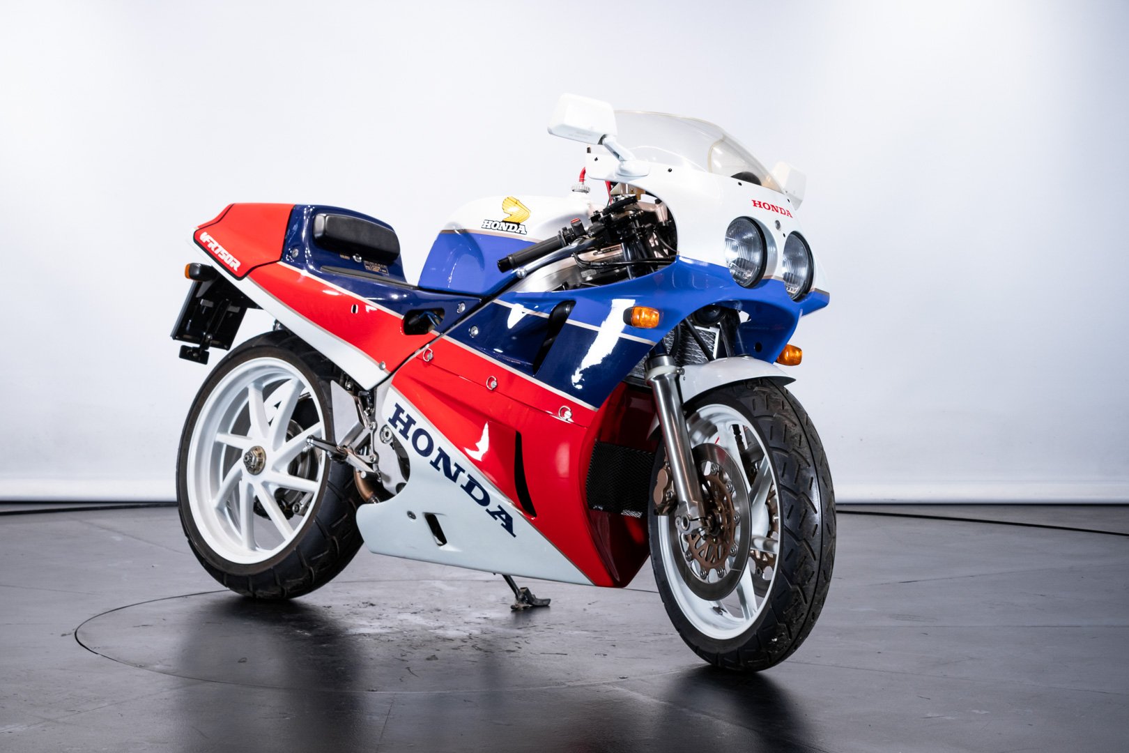 Honda VFR 750 r (RC 30) 