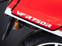 Honda VFR 750 r (RC 30) 