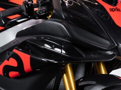 Aprilia RSV4 FACTORY WORKS 