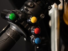 Yamaha R1 