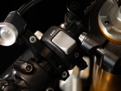 Yamaha R1 