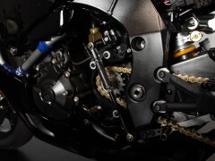 Yamaha R1 