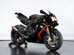 Yamaha R1 
