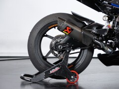 Yamaha R1 