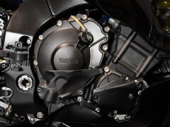 Yamaha R1 