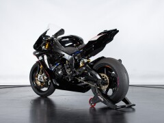Yamaha R1 