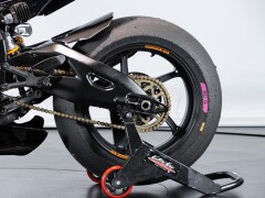Yamaha R1 